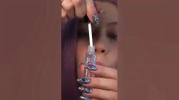 Стася тестирует DIY блеск для губ из теней! 👄💜 #стасятестирует #тикток