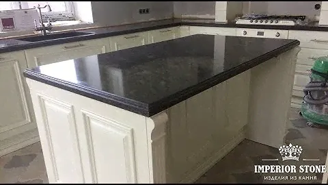 Темная столешница из кварцевого агломерата Technistone Imperial Grey. Наши монтажи